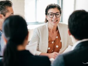 Navigating the Legal Labyrinth: Your Ultimate Guide to Choosing the Right Corporate Law Firm